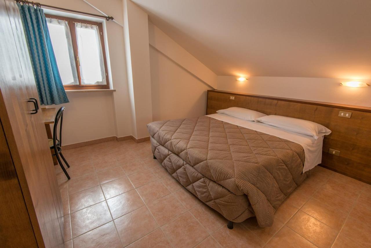 Albergo Della Corte Пескассероли Экстерьер фото