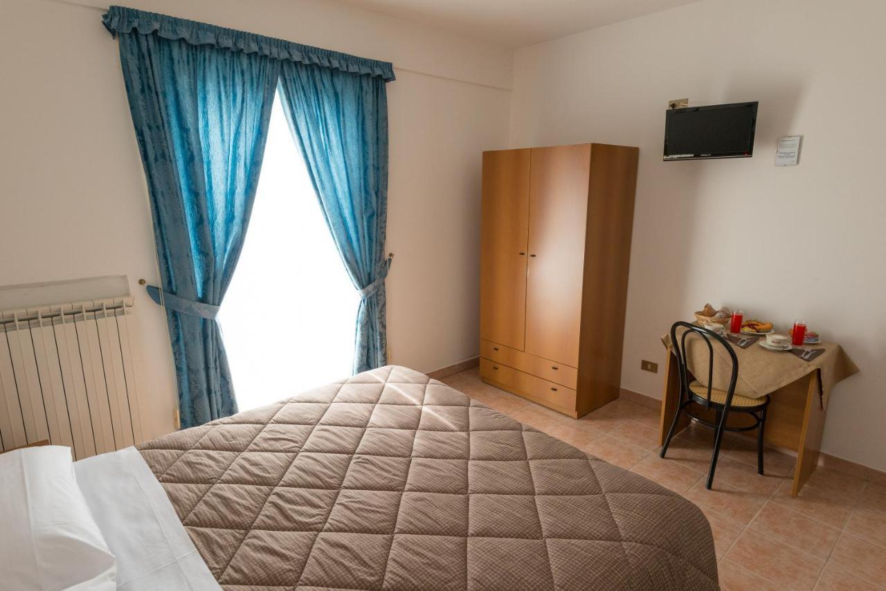 Albergo Della Corte Пескассероли Экстерьер фото