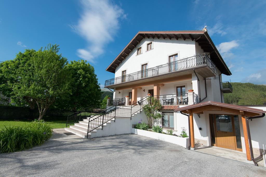 Albergo Della Corte Пескассероли Экстерьер фото